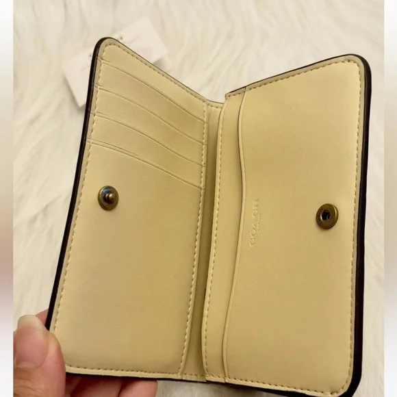 Coach Essential slim Card case - Picture 14 of 15